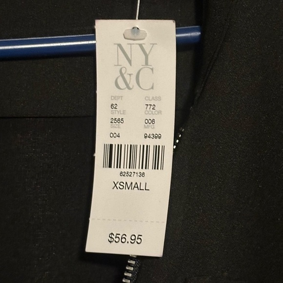 New York and Company NWT Sleeveless Dress with Pockets - Picture 4 of 6